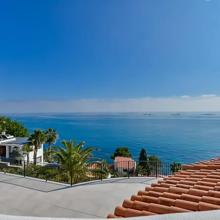 Apolonia - By Almarina Calpe