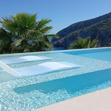 Villa Apolonia - By Almarina Calp