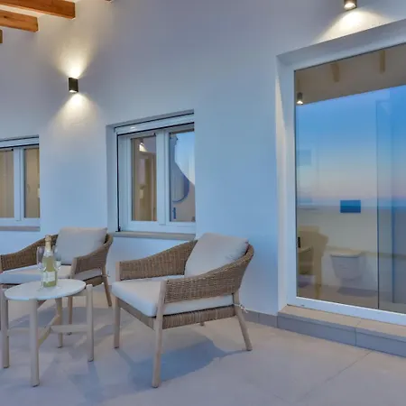 Villa Apolonia - By Almarina Calp