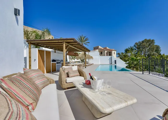 Apolonia - By Almarina Calpe