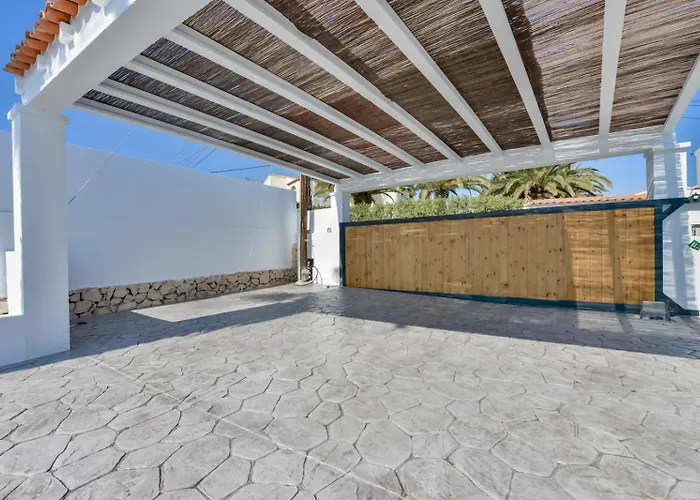 Villa Apolonia - By Almarina Calp