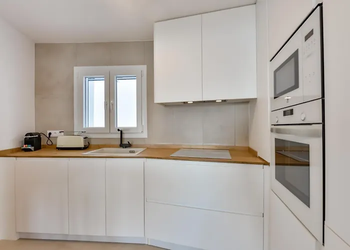 Apolonia - By Almarina