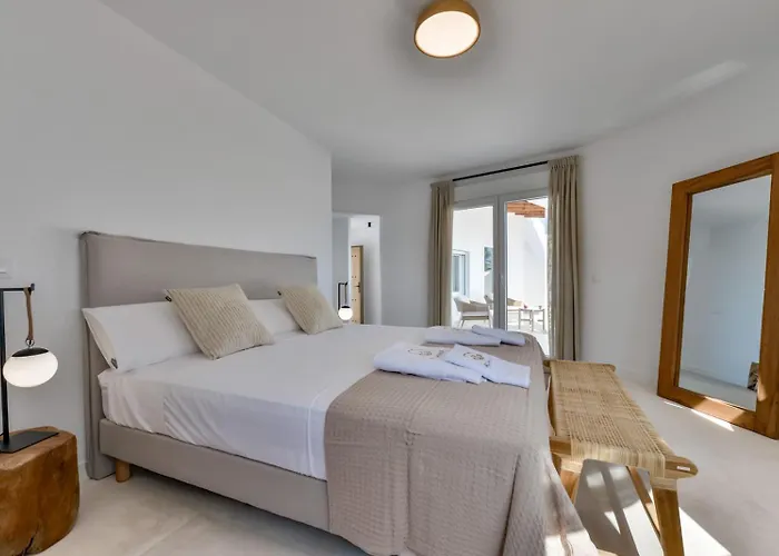 Apolonia - By Almarina Calpe