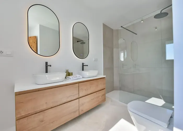 Apolonia - By Almarina Calpe