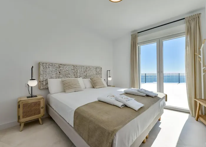 Villa Apolonia - By Almarina *